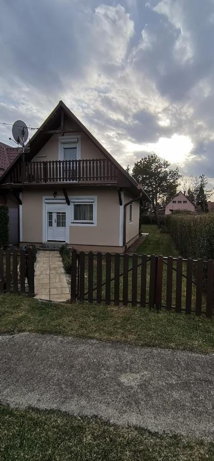 Kotnyek nyaraló Vila Balatonkeresztúr Exterior foto